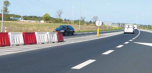 Obwodnica Kobylanki: Panie Premierze, potrzebna druga nitka!Wjeżdżając od Stargardu na obwodnicę Kobylanki kierowcy mają dla siebie tylko jeden pas ruchu w kierunku Szczecina. Podobnie jest w drugą stronę.