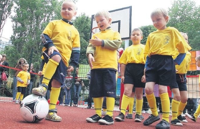 Po oficjalnym otwarciu Gryfusia dzieci z Przedszkola Publicznego nr 41 rozegrały pierwsze zawody sportowe.
