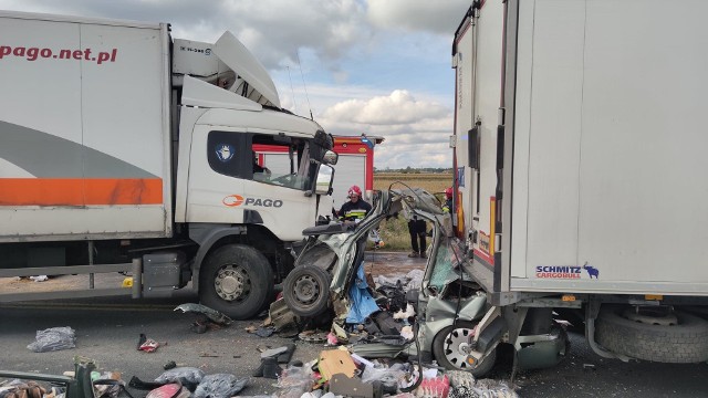 W środę, 7 października, doszło do tragicznego wypadku na budowanej autostradzie A1, na wysokości miejscowości Gąski. Jak wstępnie informuje asp. Izabela Gajewska, oficer prasowy KMP w Piotrkowie, pojazdy uczestniczące w wypadku jechały od Częstochowy w kierunku Piotrkowa. CZYTAJ DALEJ ZOBACZ FILM >>>>...