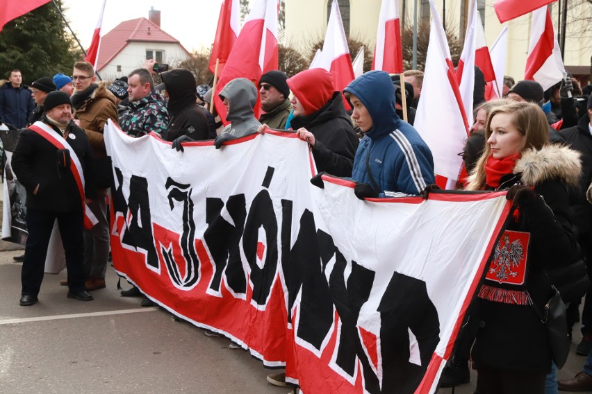 IV Hajnowski Marsz Pamięci Żołnierzy Wyklętych 2019 przeszedł ulicami miasta.Były próby zakłócenia [ZDJĘCIA]