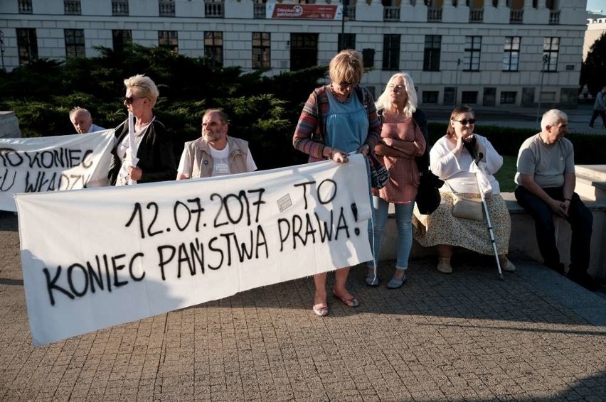 Manifestacja w Poznaniu w obronie sądów