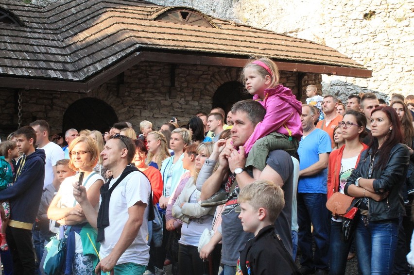 Ogrodzieniec: Koncert Kasi Popowskiej [KONCERT ZA JEDEN...