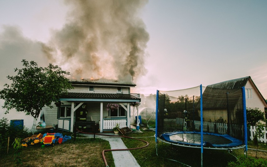 Pożar altanki na ogródkach działkowych w Czarnej Białostockiej