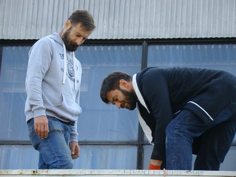 Oświęcim. Ze starego budynku dworca kolejowego zniknął napis "Oświęcim". To symboliczny początek rozbiórki tego zabytkowego obiektu