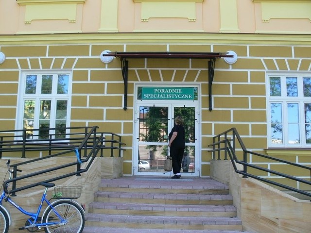 Przeniesione poradnie mieszczą się w odremontowanej i zabytkowej części Szpitala Wojewódzkiego w Tarnobrzegu, w pawilonie A