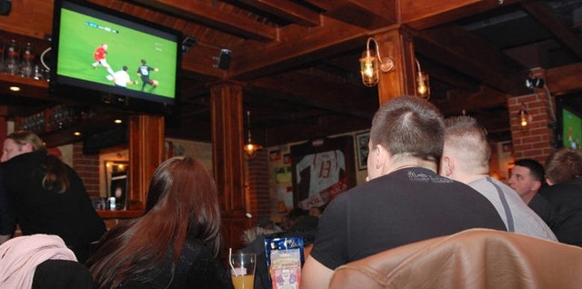 Mecze można oglądać w wielu pubach i restauracjach.