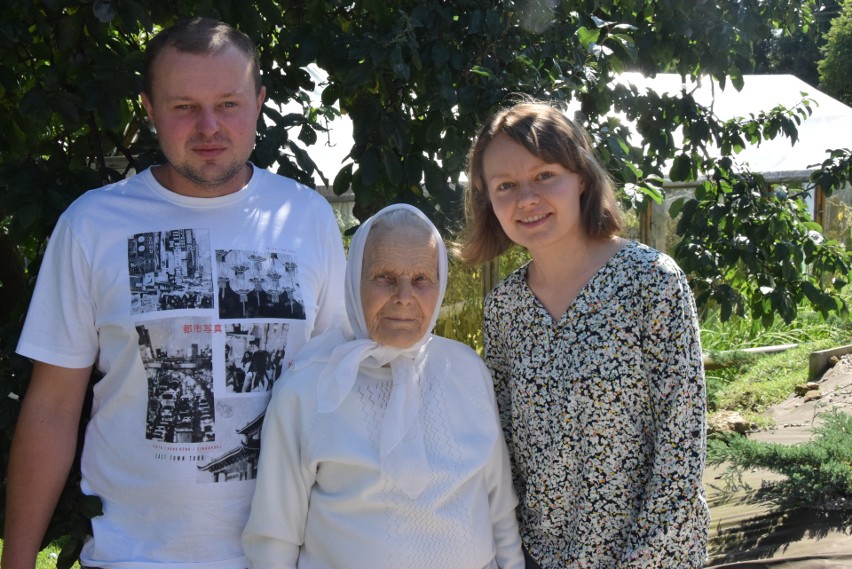 Niesamowita stulatka z podkieleckiej Bilczy! Katarzyna Radomska co tydzień jeździ na bazary, dba o sylwetkę, sama gotuje (ZDJĘCIA, FILM)