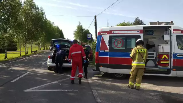 W Bilczycach koło Gdowa na DW 966 zderzyły się we wtorek rano (1 czerwca 2021) dwa samochody osobowe. Wypadek spowodował czasowe utrudnienia w ruchu