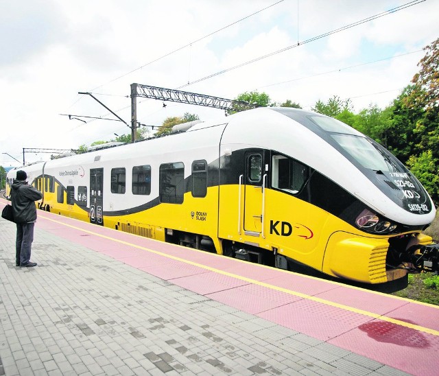 Dzięki biletowi zintegrowanemu jazda pociągami KD i komunikacją miejską jest tańsza