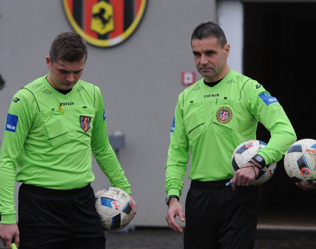 Mariusz Złotek (z prawej) jest już myślami przy rundzie wiosennej rozgrywek piłkarskiej ekstraklasy.