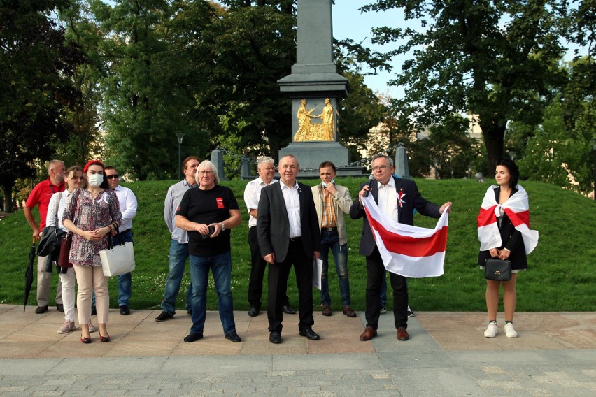 Lublin solidarny z narodem białoruskim. Manifestacja na Krakowskim Przedmieściu