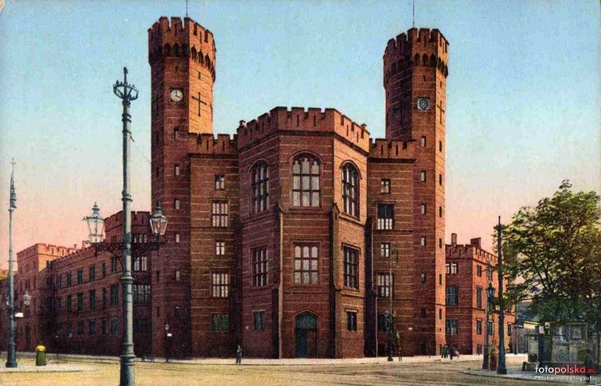 Lata 1905-1915, gmach sądu widziany ze skrzyżowania Podwala...