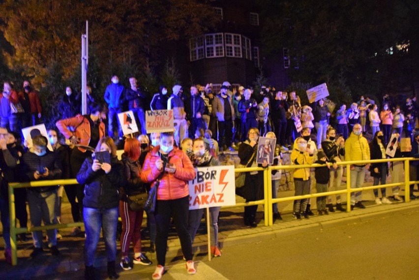 Strajk kobiet w Świętochłowicach. Protestujący przeszli z...