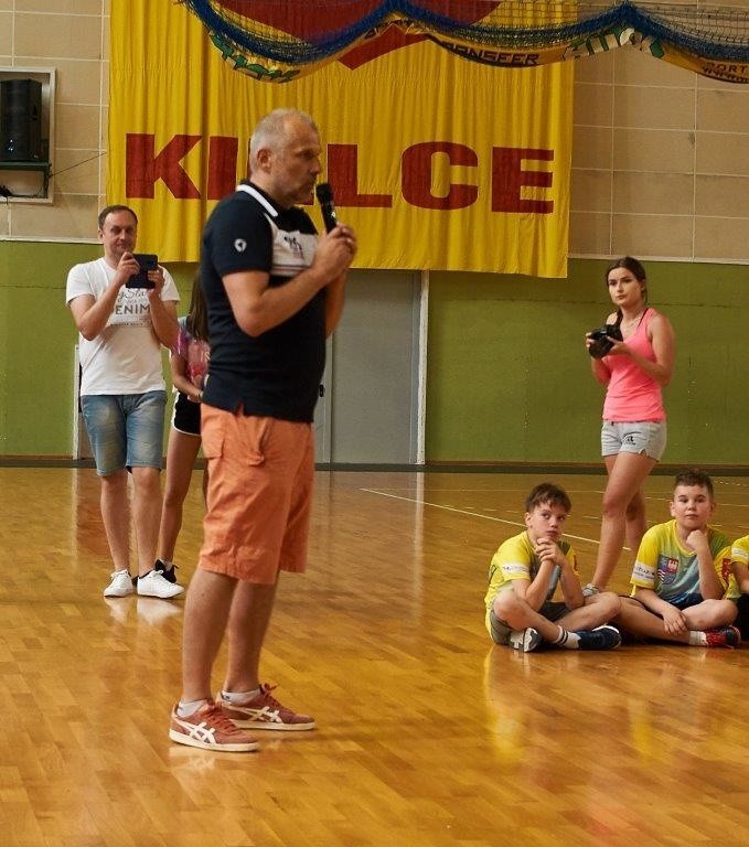 Efektowne zakończenie turnieju Świętokrzyskie Mini Volley Cup 2019. Było mnóstwo emocji i koszulki dla wszystkich   [ZDJĘCIA, WIDEO]   