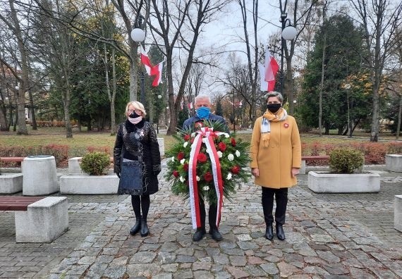 Skromny wymiar, co zrozumiałe, miały w Miastku dzisiejsze (11 listopada 2020 r.) obchody 102. rocznicy odzyskania niepodległości przez Polskę.