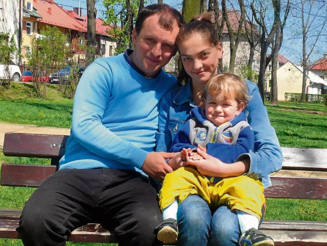Kinga i Jakub Ziółkowscy już dziś boją się, czy ich synek Karol za rok dostanie się do przedszkola