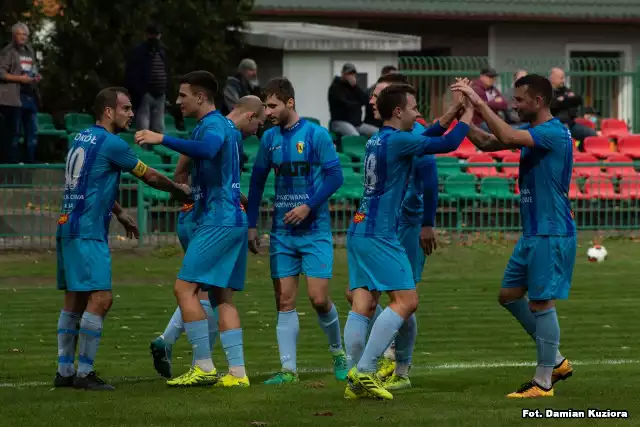 Sokół Nisko - Sokół Kolbuszowa Dolna 0:3 (0:0) 0:1 Kołacz 47-karny, 0:2 Mazurek 86, 0:3 Dziedzic 90. 