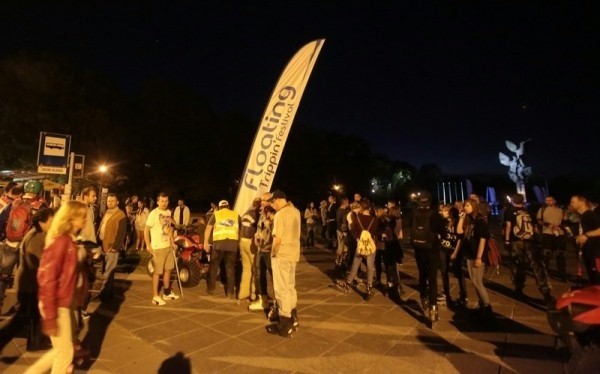 W ubiegłym roku miłośnicy rolek spotkali się na Jasnych Błoniach i przejechali przez ulice Szczecina. W imprezie wzięło udział kilkaset osób.