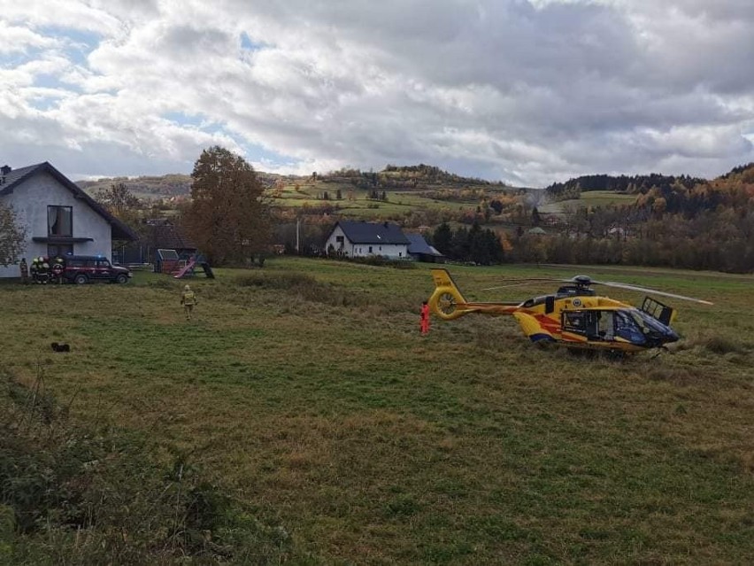 Podobin. Mężczyzna został przygnieciony przez traktor. Lotnicze Pogotowie Ratunkowe zabrało go do szpitala