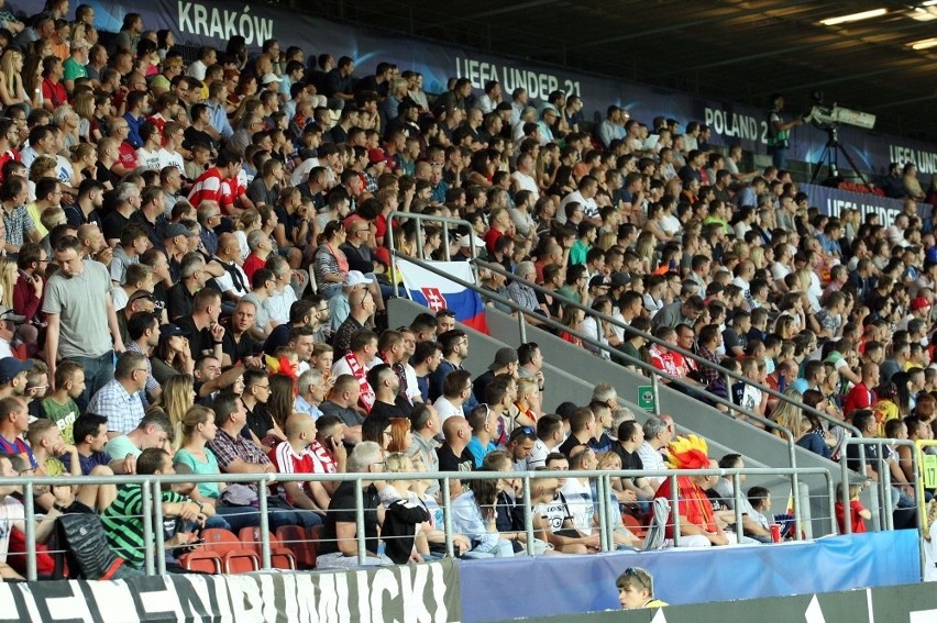 Na stadionie Cracovii reprezentacja Niemiec rywalizuje z...