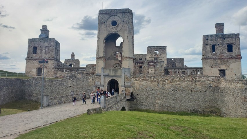 Zamek Krzyżtopór w Ujeździe powstał w latach 1627 -1644,...