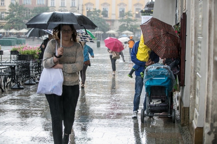 Fatalne prognozy dla Małopolski. Będzie mocno padać, mogą wylać rzeki [OSTRZEŻENIE IMGW]