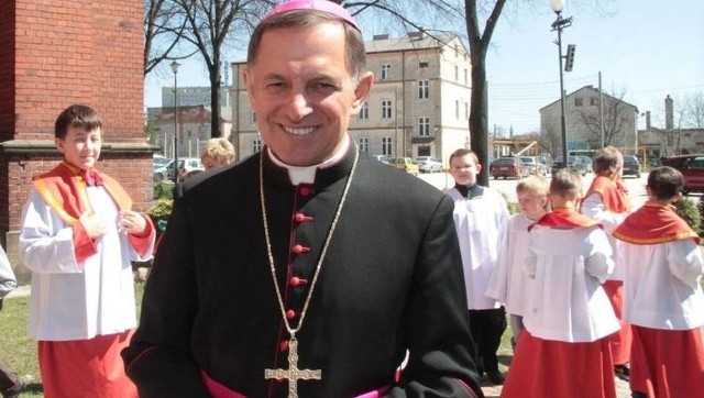 Mieczysław Mokrzycki w poniedziałek wprowadzi relikwie świętego Jana Pawła II do kościoła w Mnichowie.