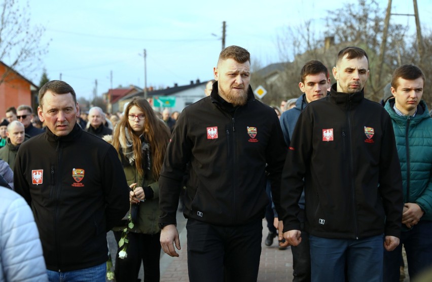 Pogrzeb Dawida Jakubowskiego, maturzysty z Końskich, reprezentanta Polski juniorów w piłce ręcznej odbył się w Żarnowie [ZDJĘCIA]