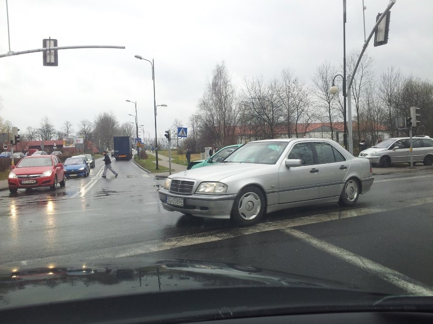 Gliwice: Wypadek na skrzyżowaniu ulic Kozielskiej i...