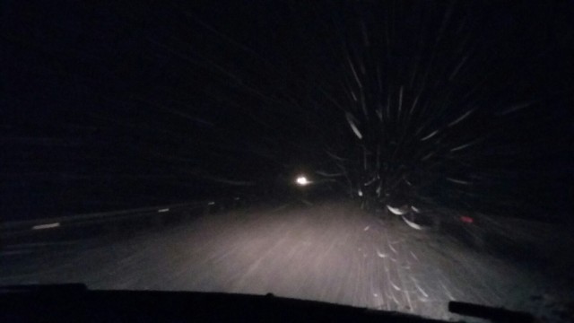 Śnieżyca droga krajowa 11. koło Bobolice.  złe warunki na drogach - informuje nasz Internauta.