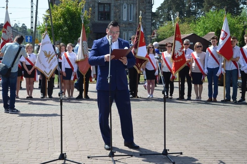 Uroczystości 3-go Maja w Skarżysku - Kamiennej, pod pomnikierm Bojowników o Niepodległość [ZOBACZ ZDJĘCIA]