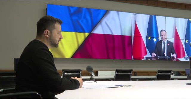 - Bez niepodłej Ukrainy nie ma niepodległej Polski - powiedział prezydent Wołdymyr Zełenski wskazując na wspólnotę interesów w rozmowie z prezydentem Andrzejem Dudą