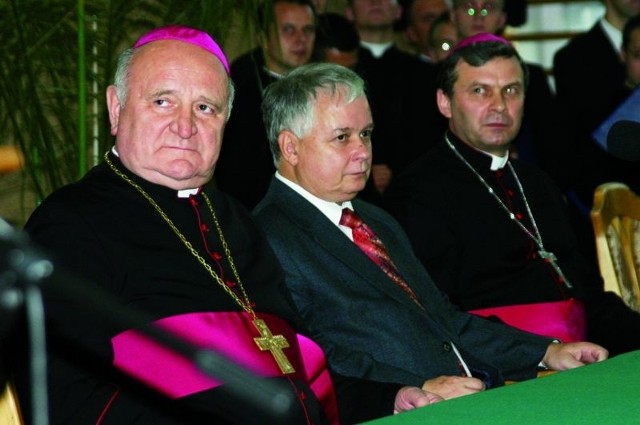 Tragicznie zmarły prezydent Lech Kaczyński gościł w auli Wyższego Seminarium Duchownego w Łomży w październiku 2007 roku