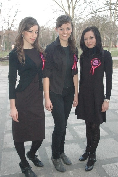 Marzena Sikora, Beata Pleban i Kamila Tkacz (na zdjęciu) poznały się na studiach w PWSZ. Grupę dopełnia Ola Cwynar.
