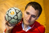 Niewidomy kapitan wiślackiej drużyny blind footballu Marcin Ryszka skomentuje w TVP Sport poniedziałkowy mecz Polska - Węgry [ZDJĘCIA]