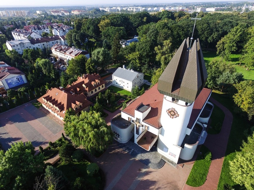 Kościół św. Urszuli Ledóchowskiej przy ul. Roztocze w...