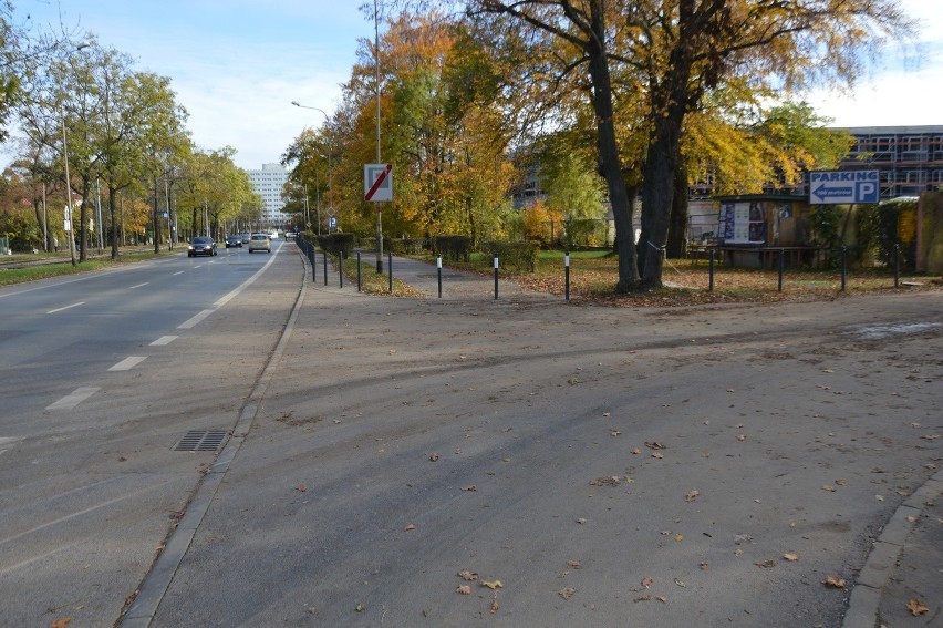 Ul. Wróblewskiego brudzą pojazdy pracujące pprzy pobliskiej...