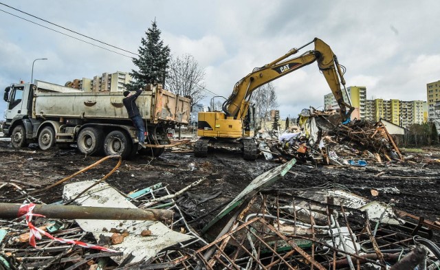 Opóźnienie w oddaniu do użytku II etapu Trasy Uniwersyteckiej wyniesie przynajmniej pół roku. Koszty inwestycji też będą większe. Co teraz dzieje się na placu budowy?Szczegóły na kolejnych stronach >>>>Płaca minimalna wzrośnie od 2019 roku