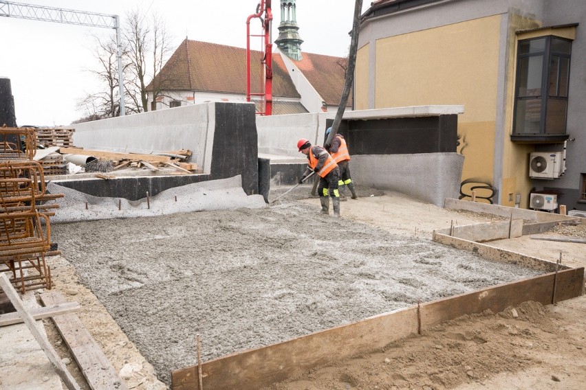 Kraków. Budują estakady kolejowe w centrum miasta. Zobacz postępy prac [ZDJĘCIA]