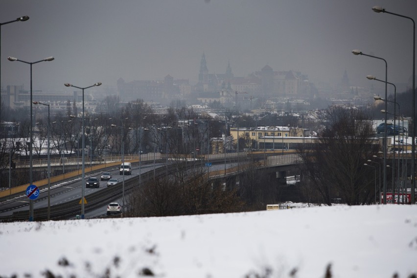 Smog nie odpuszcza Krakowowi. Bezpłatna komunikacja drugi dzień z rzędu