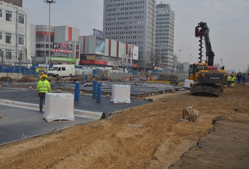 Remont na Piotrkowskiej: Nowe chodniki i drzewa