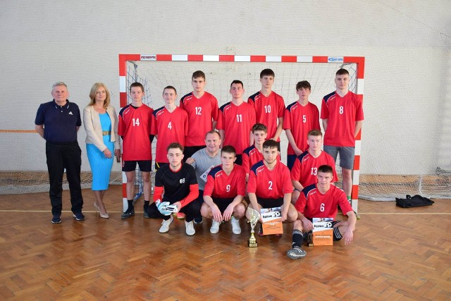W Zespole Szkół Technicznych w Lipnie rozegrano XXIII Halowy Turniej Piłki Nożnej Chłopców Szkół Średnich Powiatu Lipnowskiego o Puchar Starosty i Dyrektora ZST.