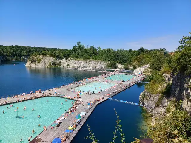 Kąpielisko na Zakrzówku składa się z pięciu basenów.