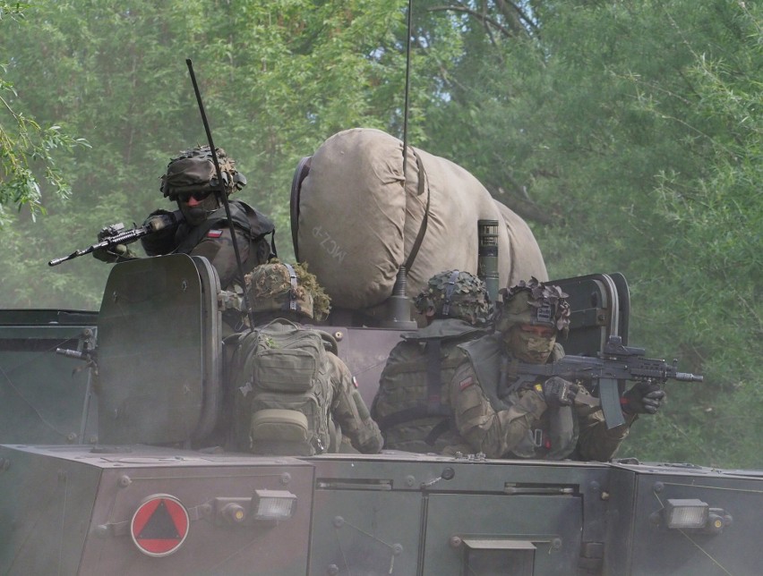 "Defender Europe 22" - zobacz ćwiczenia wojsk NATO pod Dęblinem