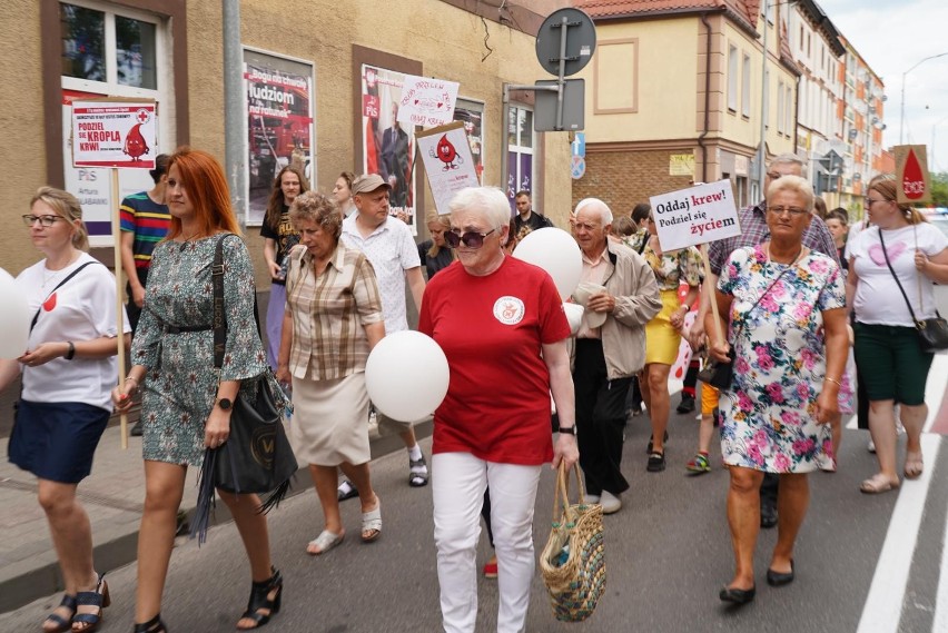 Marsz krwiodawców w Łobzie