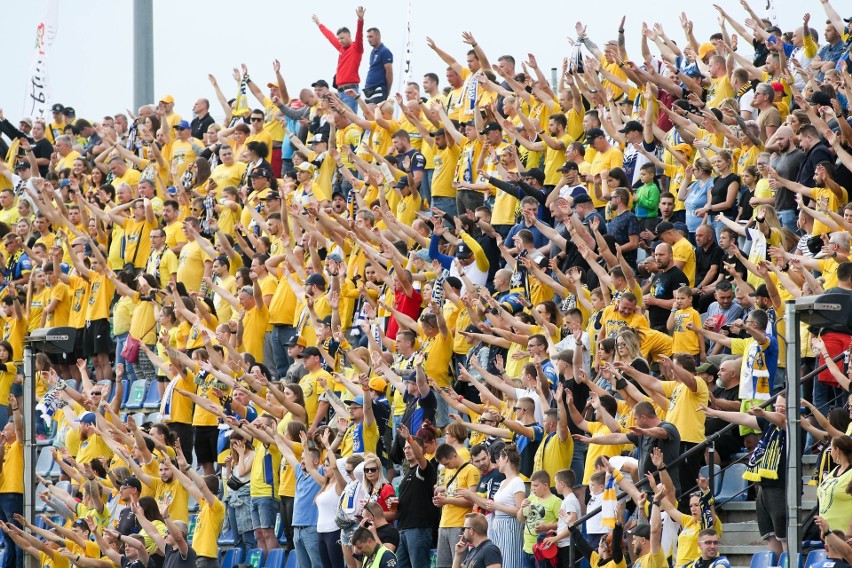 Kibice żużla chcą większego porządku na trybunach stadionu. Nie wszyscy zajmują miejsca przypisane do biletu