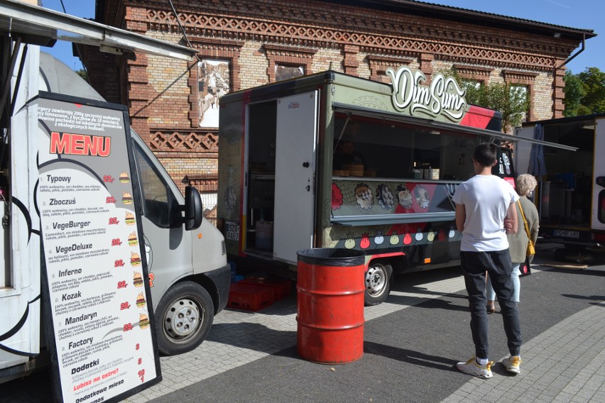 Pod CH Pogorię w Dąbrowie Górniczej przyjechały food trucki....