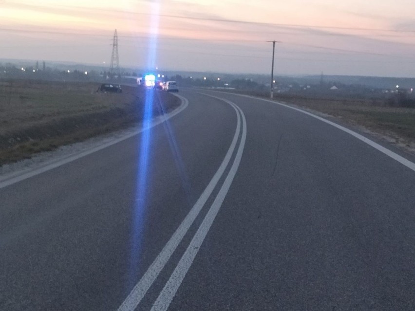 Wypadek na obwodnicy Staszowa. Kierowca z dożywotnim zakazem zginął na miejscu. 