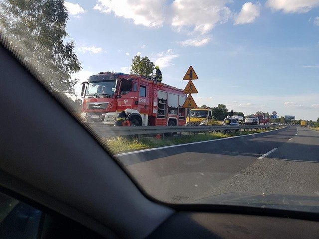 Wojkowice Kościelne: kolizja z auta osobowego i ciężarówki