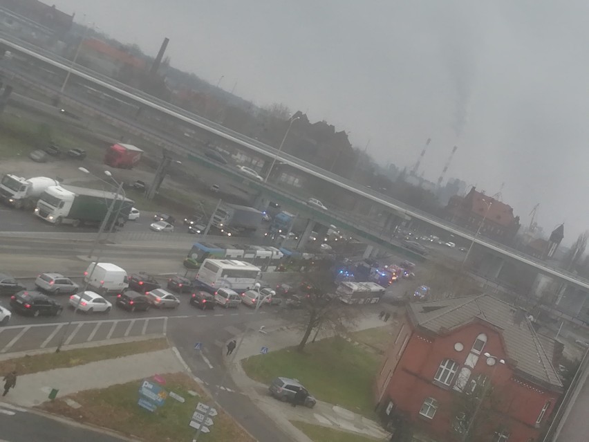 Wypadek na Energetyków w Szczecinie. Zderzyły się trzy samochody [ZDJĘCIA]